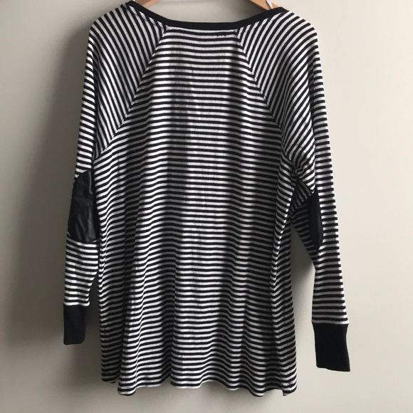 Calvin Klein light sweater - Picture 2 of 4